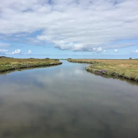 Ferienhaus Deichkieker - Charmantes Mit Großem Garten In Alleinlage Nahe Der Nordsee