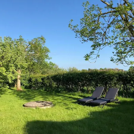 Ferienhaus Deichkieker - Charmantes Mit Großem Garten In Alleinlage Nahe Der Nordsee