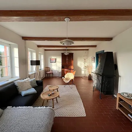 Ferienhaus Deichkieker - Charmantes Mit Großem Garten In Alleinlage Nahe Der Nordsee